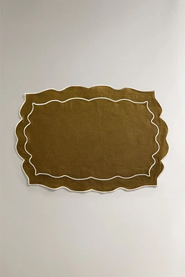 SCALLOPED PLACEMAT
