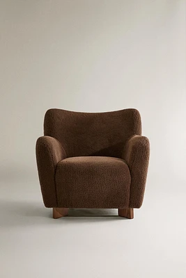 FAUX SHEARLING ARMCHAIR WITH ARM REST