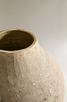 VASE EN CÉRAMIQUE IRRÉGULIÈRE