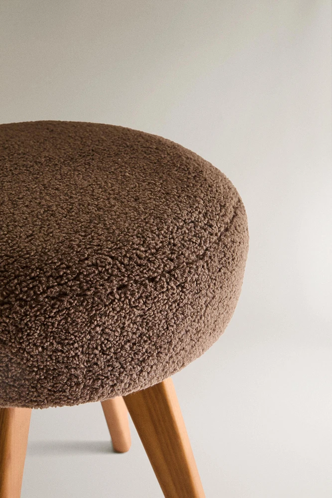 FAUX SHEARLING STOOL