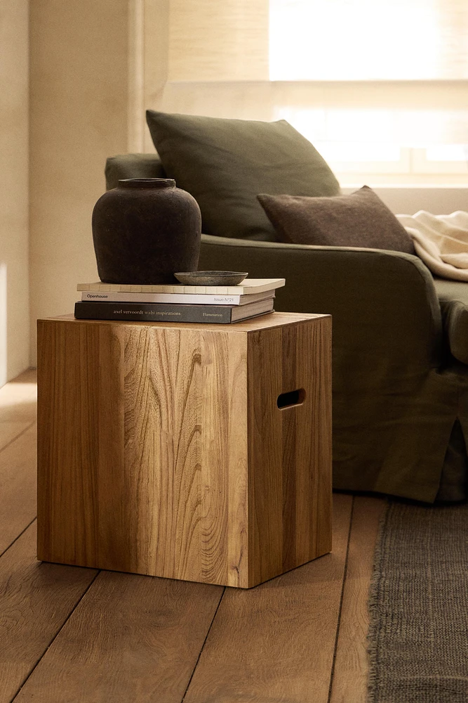 WOODEN CUBE SIDE TABLE