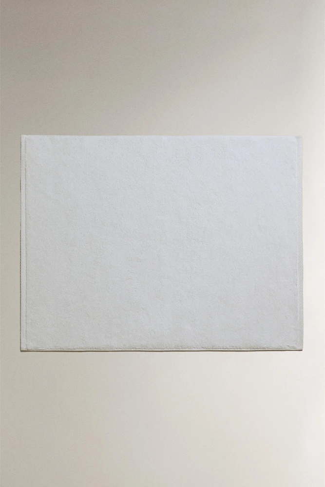 EXTRA SOFT NON-SLIP BATH MAT