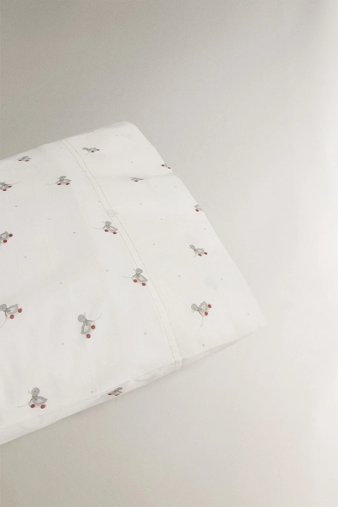 CHILDREN’S PILLOWCASE WITH DUCKLING PRINT