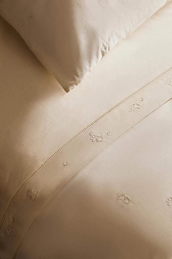 FLAT SHEET WITH EMBROIDERED MICE