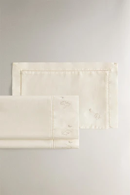 SET OF MINI CRIB SHEETS WITH EMBROIDERED MICE