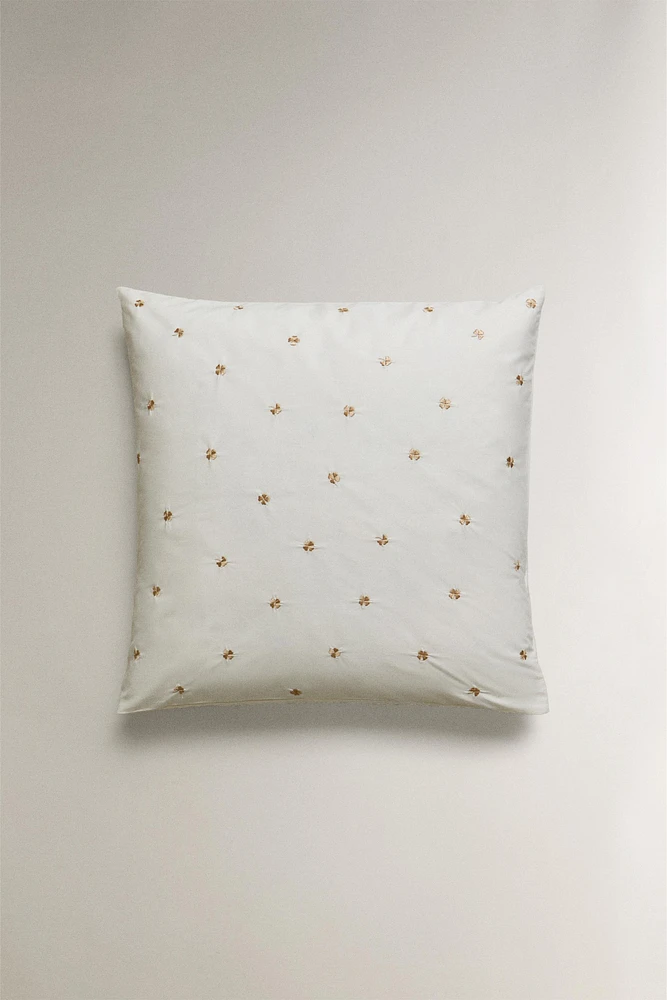 CLOVER PILLOWCASE