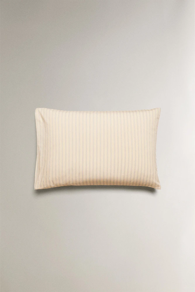 STRIPED PILLOWCASE