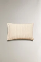 STRIPED PILLOWCASE