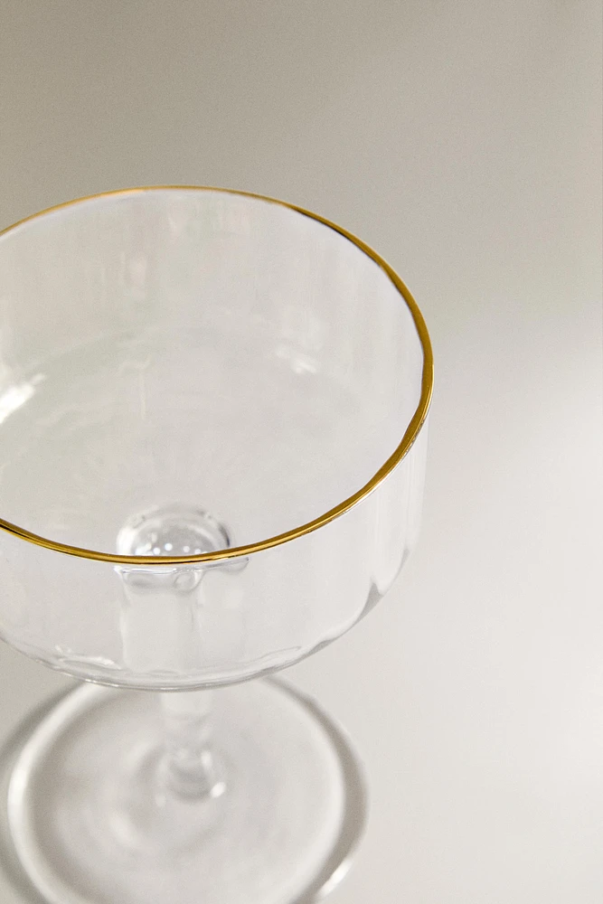 RAISED DESIGN WINE GLASS