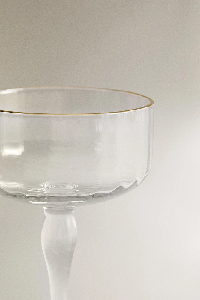 RAISED DESIGN WINE GLASS