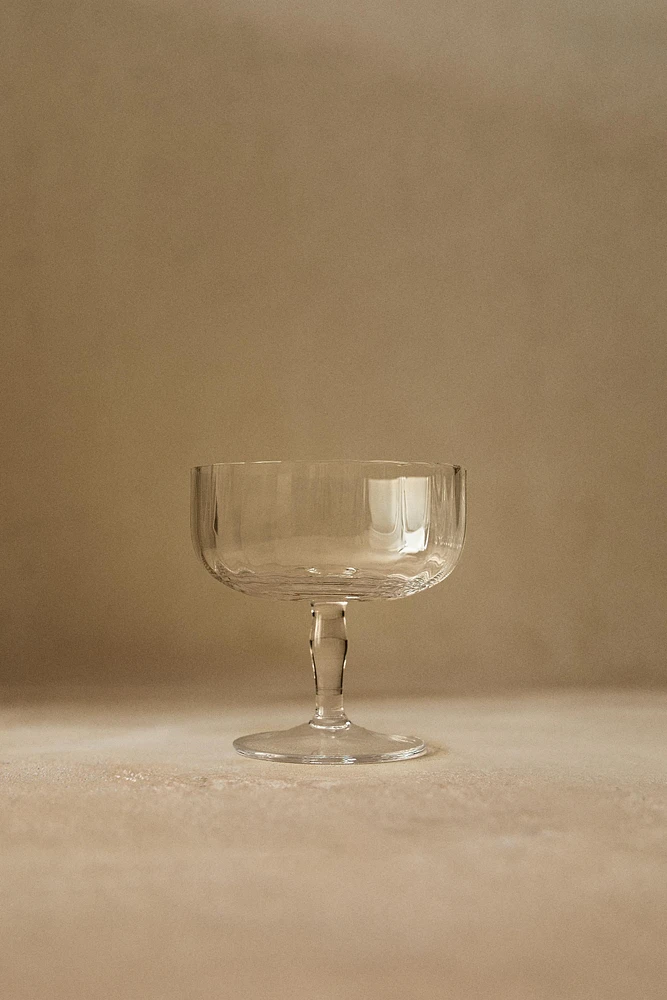 RAISED GLASS WITH GOLD RIM