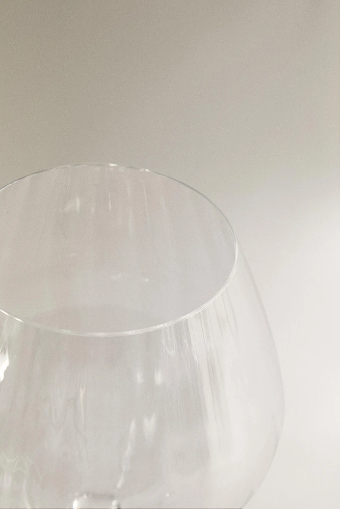 WAVY-EFFECT BOHEMIA CRYSTAL WINE GLASS