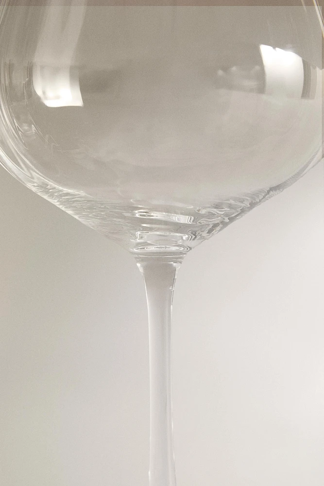 WAVY-EFFECT BOHEMIA CRYSTAL WINE GLASS