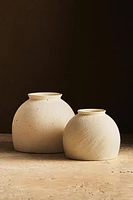 ROUND CERAMIC VASE