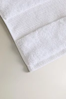 TOWEL WITH METALLIC THREAD JACQUARD BAND