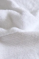 TOWEL WITH METALLIC THREAD JACQUARD BAND