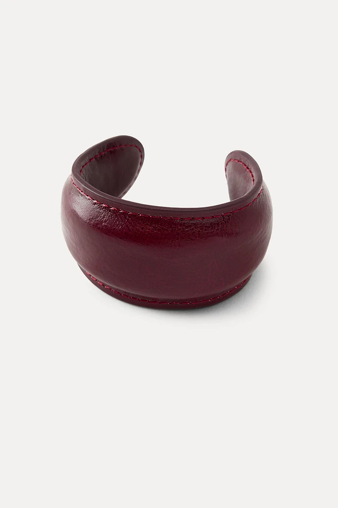 LOT DE 3 BRACELETS EN CUIR