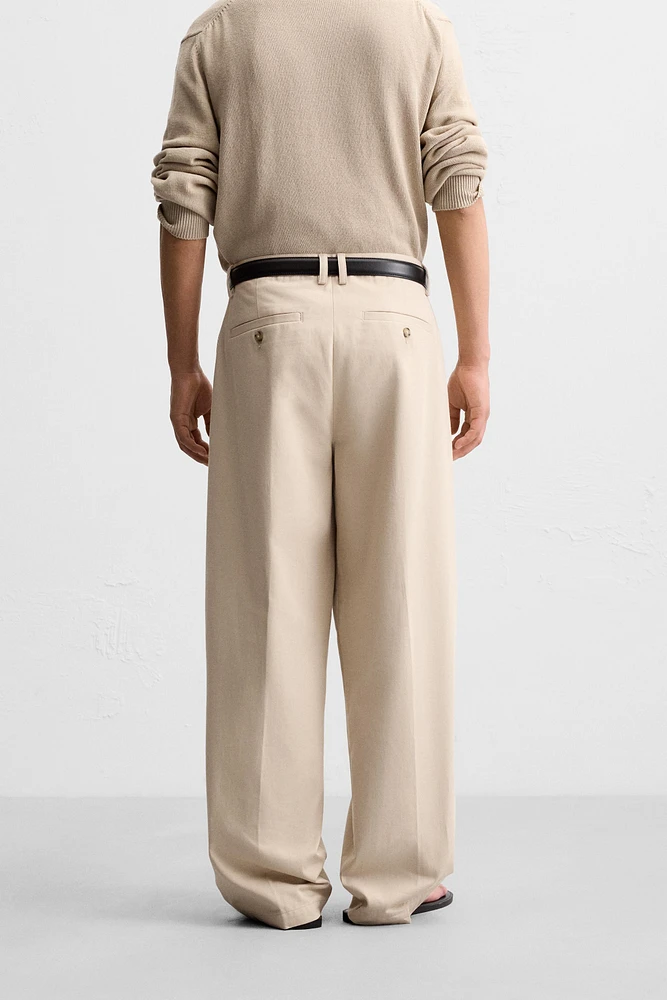 PLEATED STRAIGHT FIT PANTS