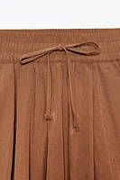 ELASTIC WAIST SHORTS