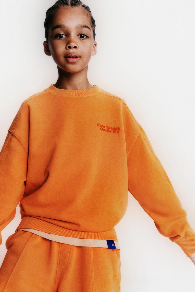 TEXT SWEATSHIRT AND LABEL BERMUDA SET