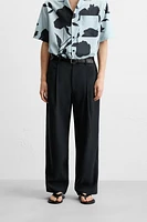 PANTALON COUPE DÉCONTRACTÉE À PLIS
