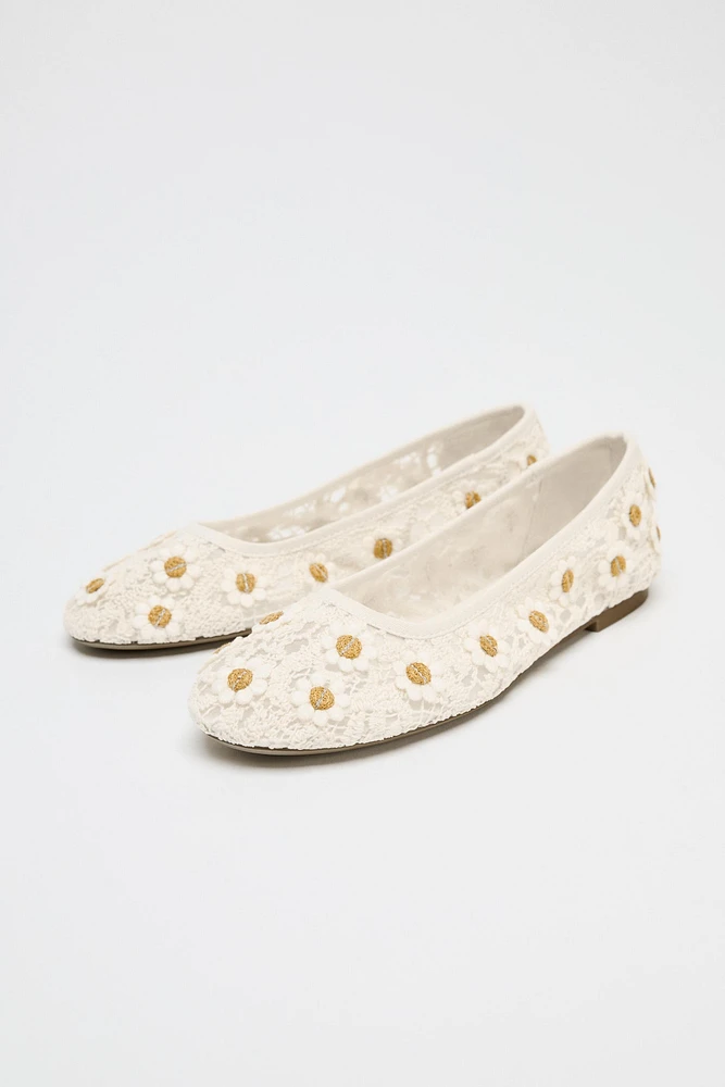 CROCHET DAISY BALLET FLATS