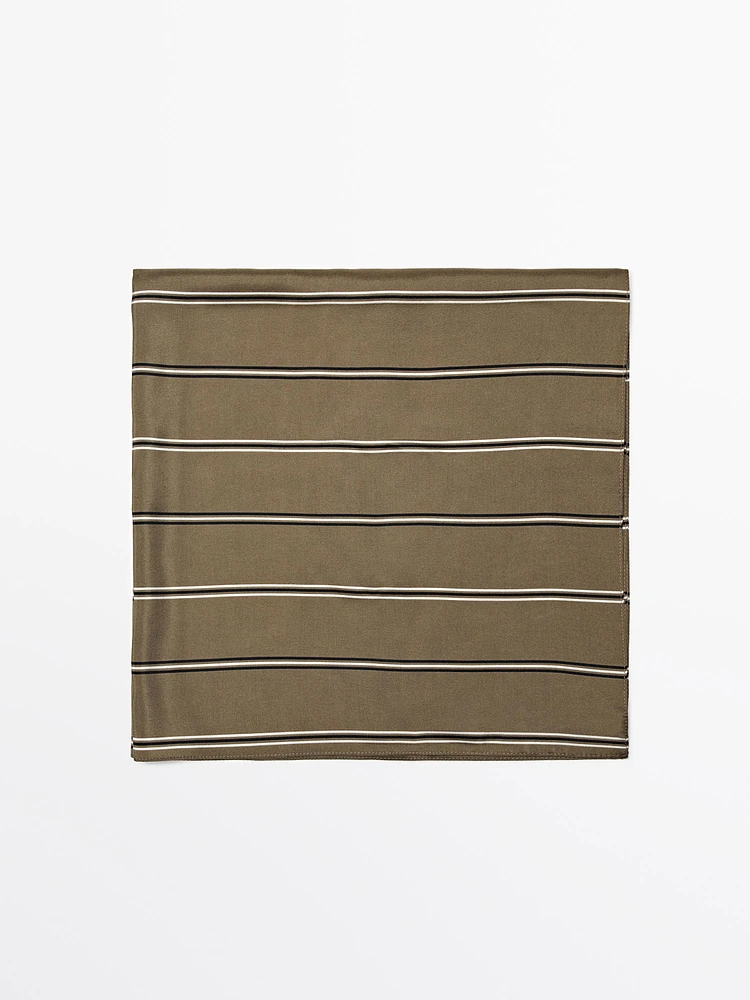 Foulard à rayures 100 % soie