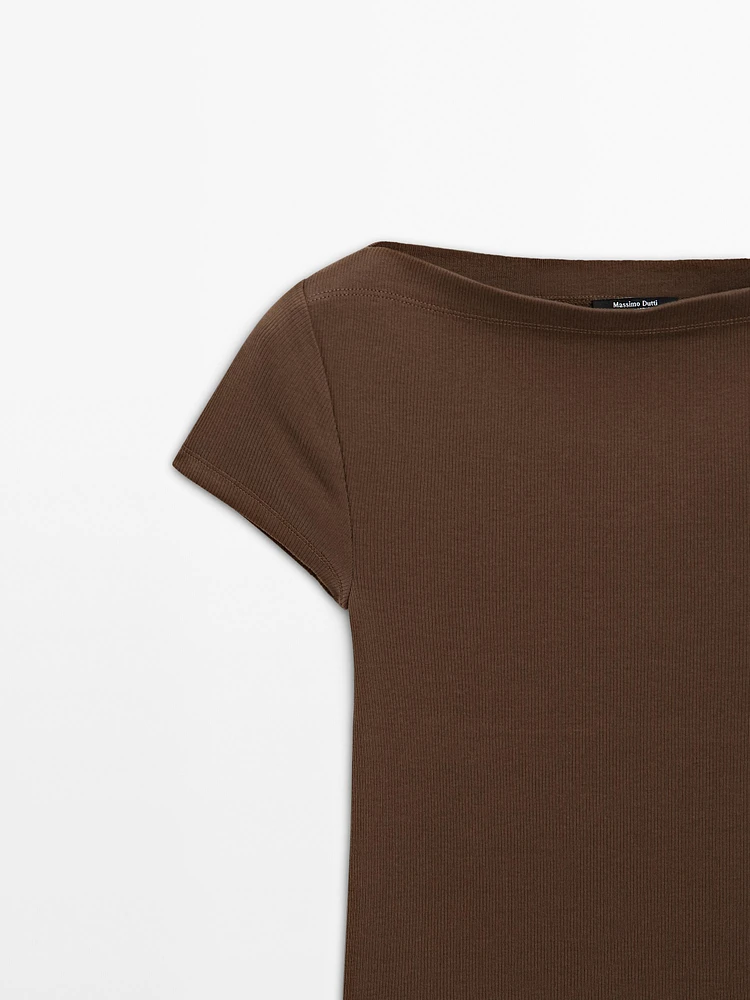 100% cotton ribbed T-shirt