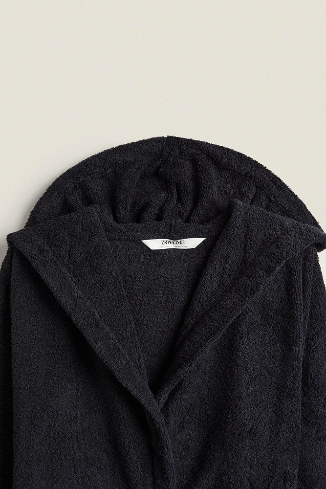 (360 GXM²) HOODED BATHROBE