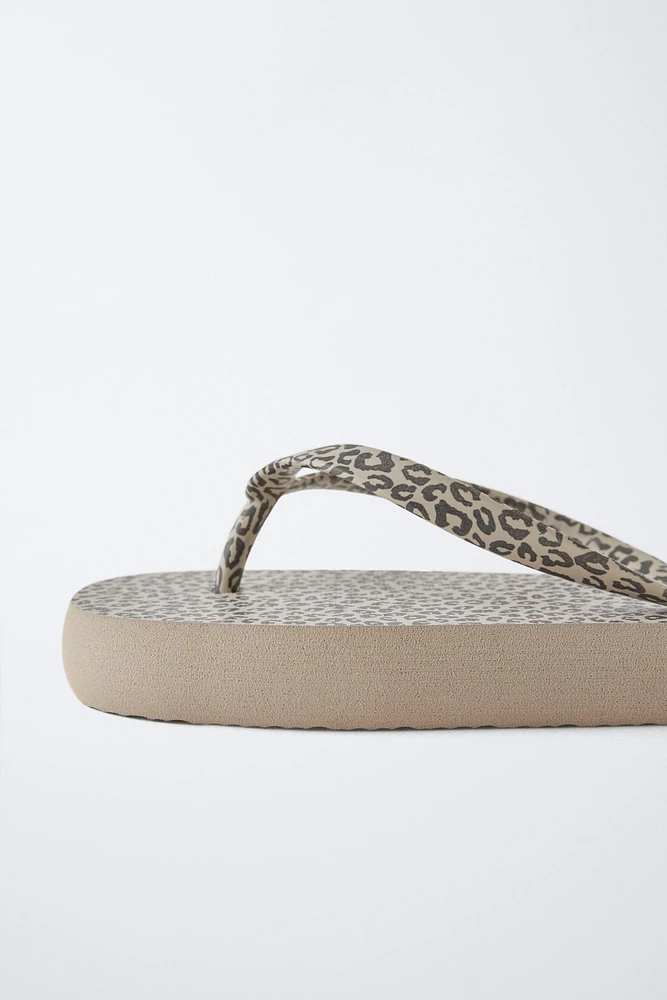 ANIMAL PRINT BATH SANDALS