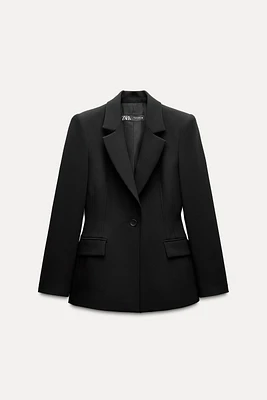 FITTED SHOULDER PAD BLAZER