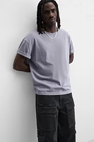 T-SHIRT À IMPRIMÉS EN MATIÈRES VARIÉES