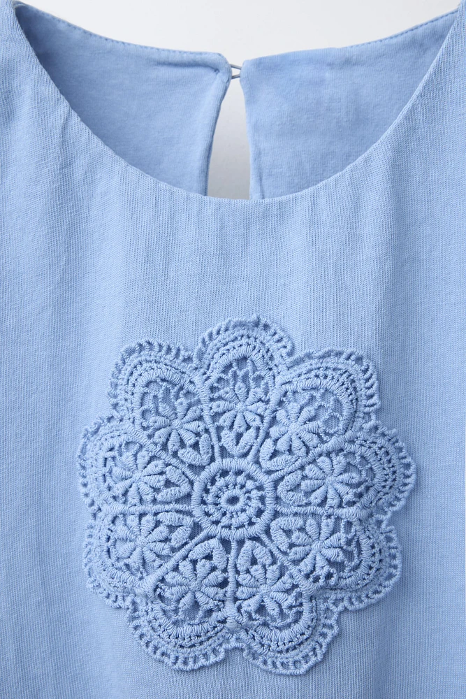 EMBROIDERED FLOWER BALLOON T-SHIRT