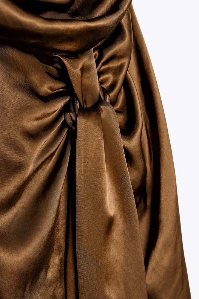 ROBE MIDI HALTER SATINÉE
