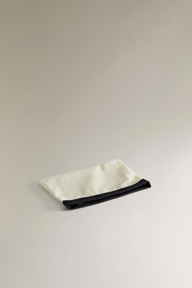 WATERPROOF TOILETRY BAG