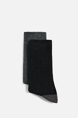 2-PACK OF CONTRASTING STRUCTURED SOCKS