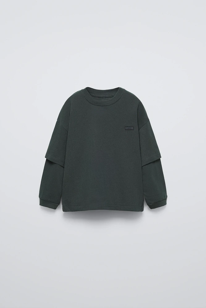 LAYERED SLEEVE LABEL T-SHIRT