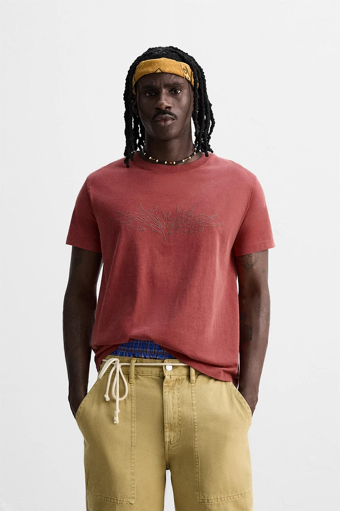 T-SHIRT DÉLAVÉ RELIEF