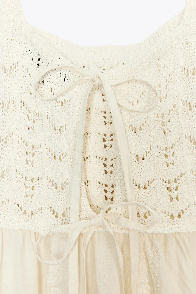 ROBE EN MAILLE MATIÈRES VARIÉES