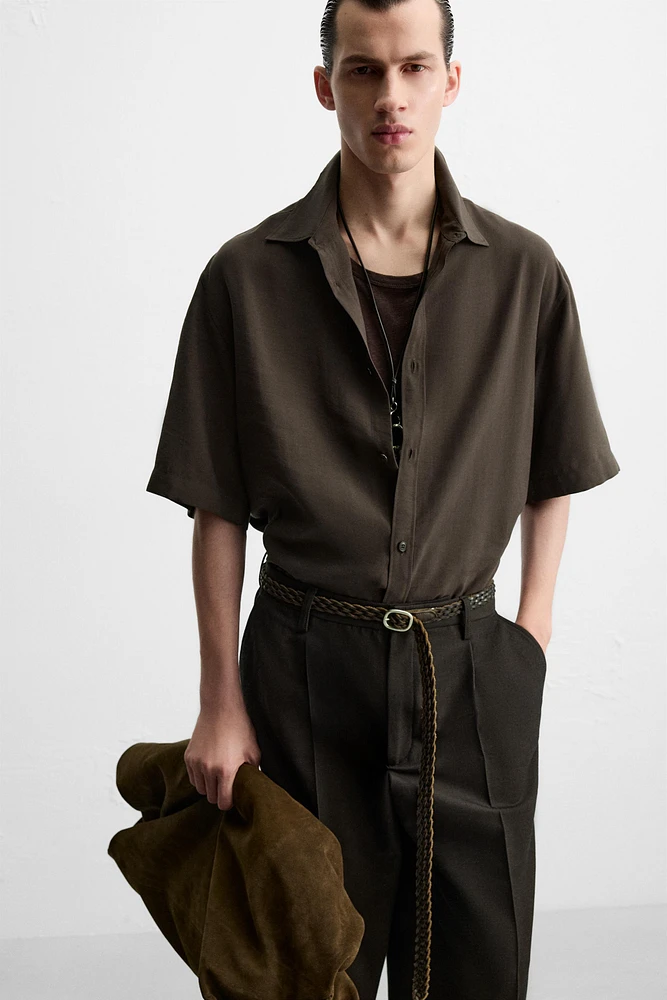 RELAXED FIT FLOWY SHIRT