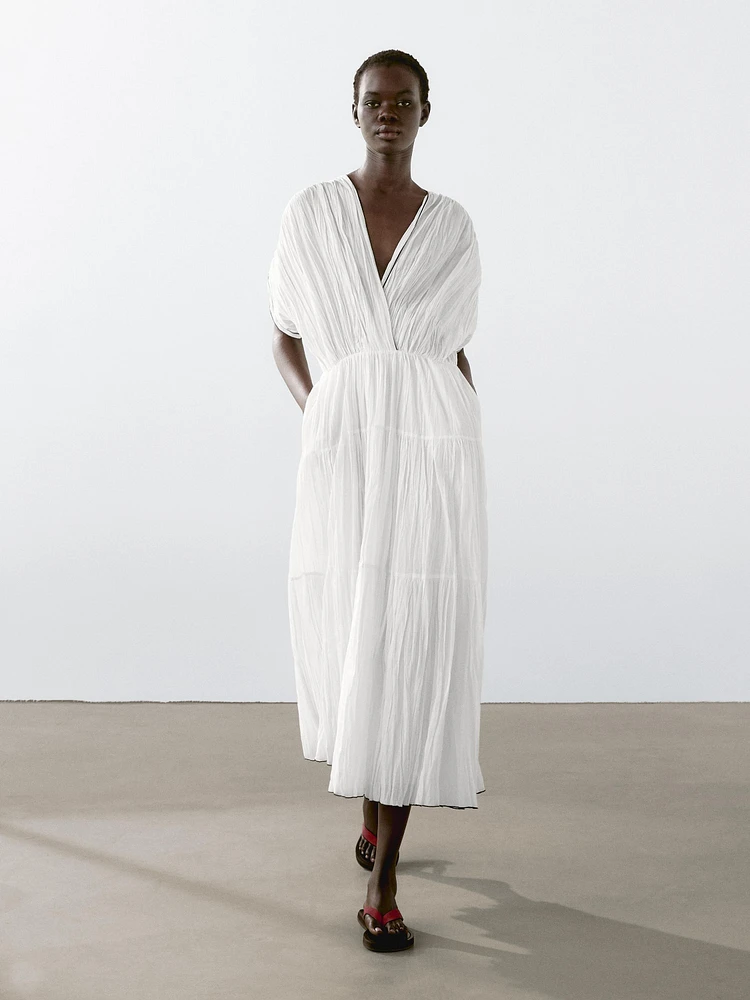 Robe longue plissée contrastante