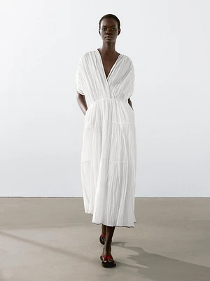 Robe longue plissée contrastante