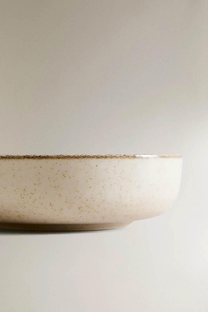 PORCELAIN BOWL WITH ANTIQUE FINISH RIM