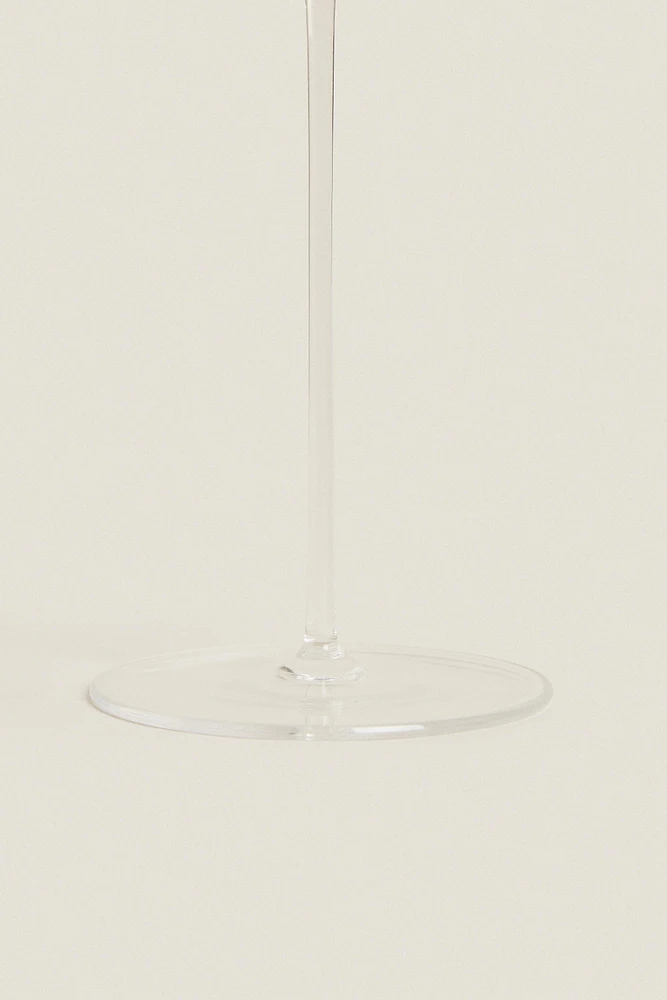 ULTRA LIGHTWEIGHT WINE GLASS