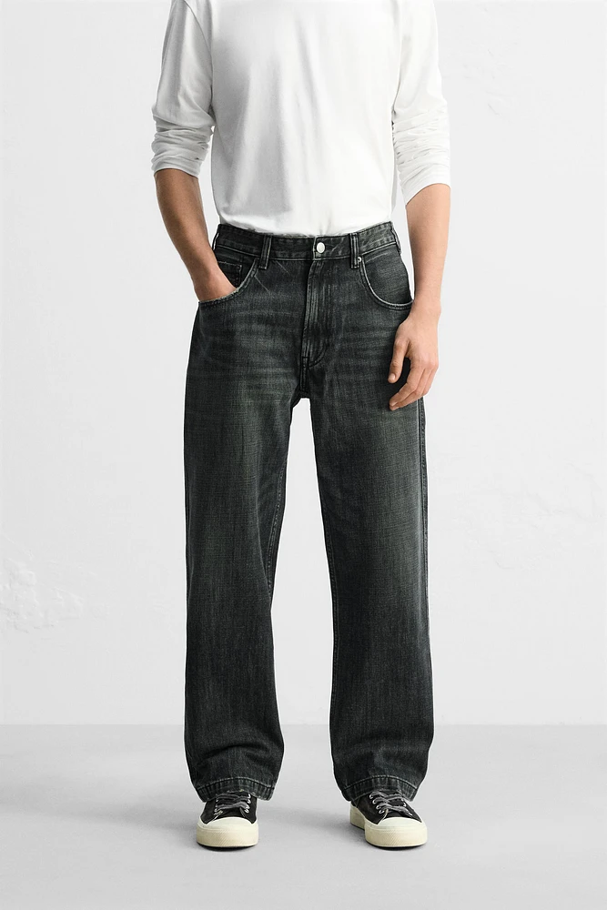 LOOSE STRAIGHT FIT JEANS