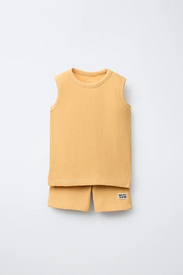 ENSEMBLE DE JOGGING T-SHIRT ET BERMUDA GAUFRÉ