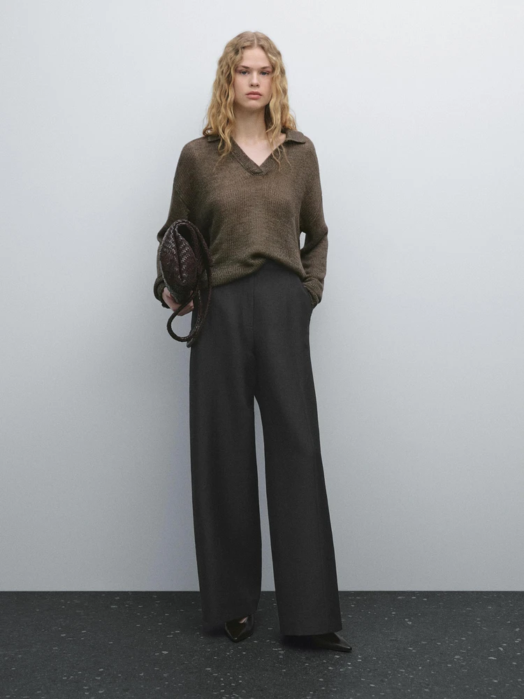 Flowing wide-leg trousers with seam details