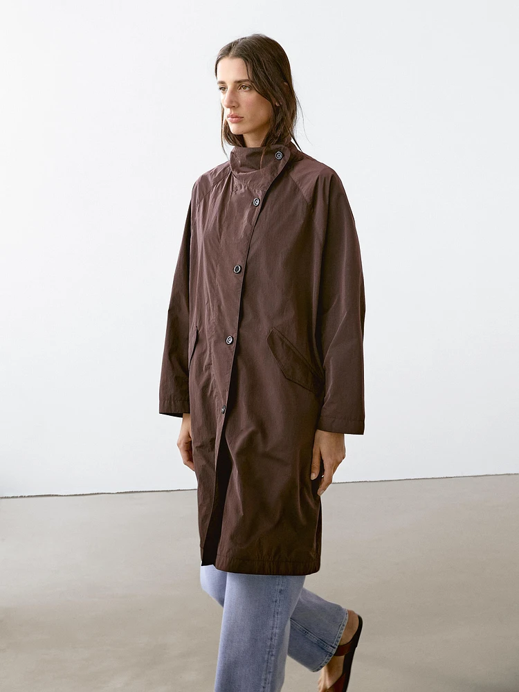 Trench fluide en tissu déperlant