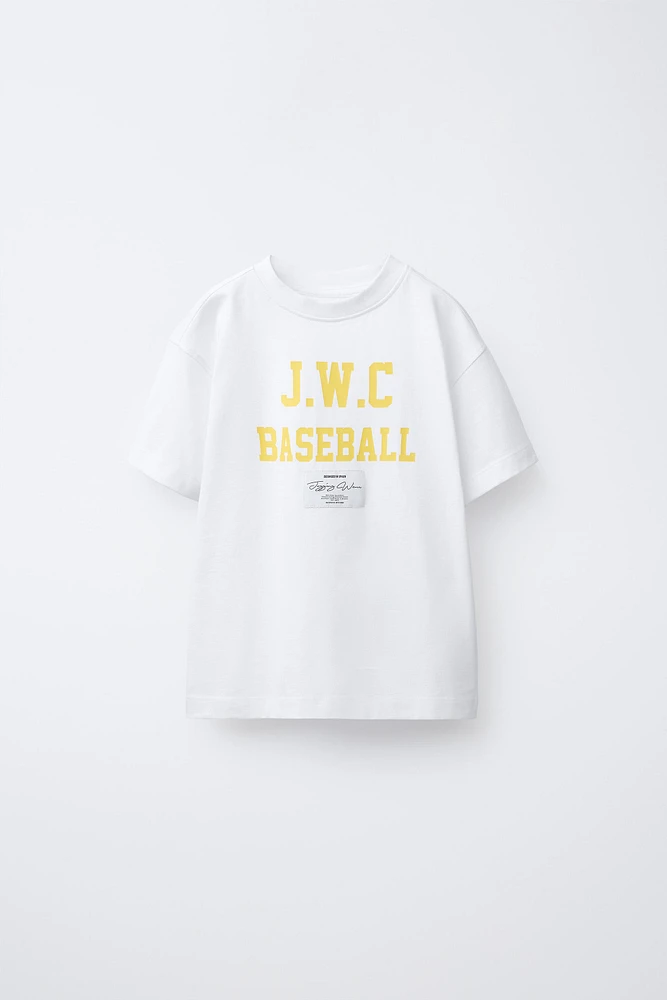 VARSITY JOGGING T-SHIRT