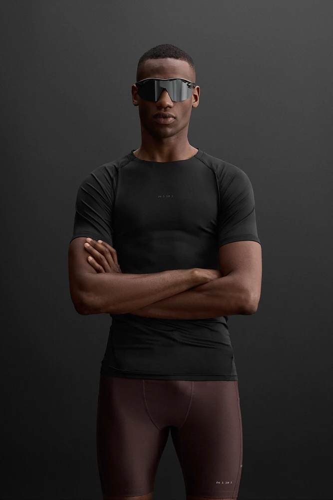 COMPRESSION T-SHIRT